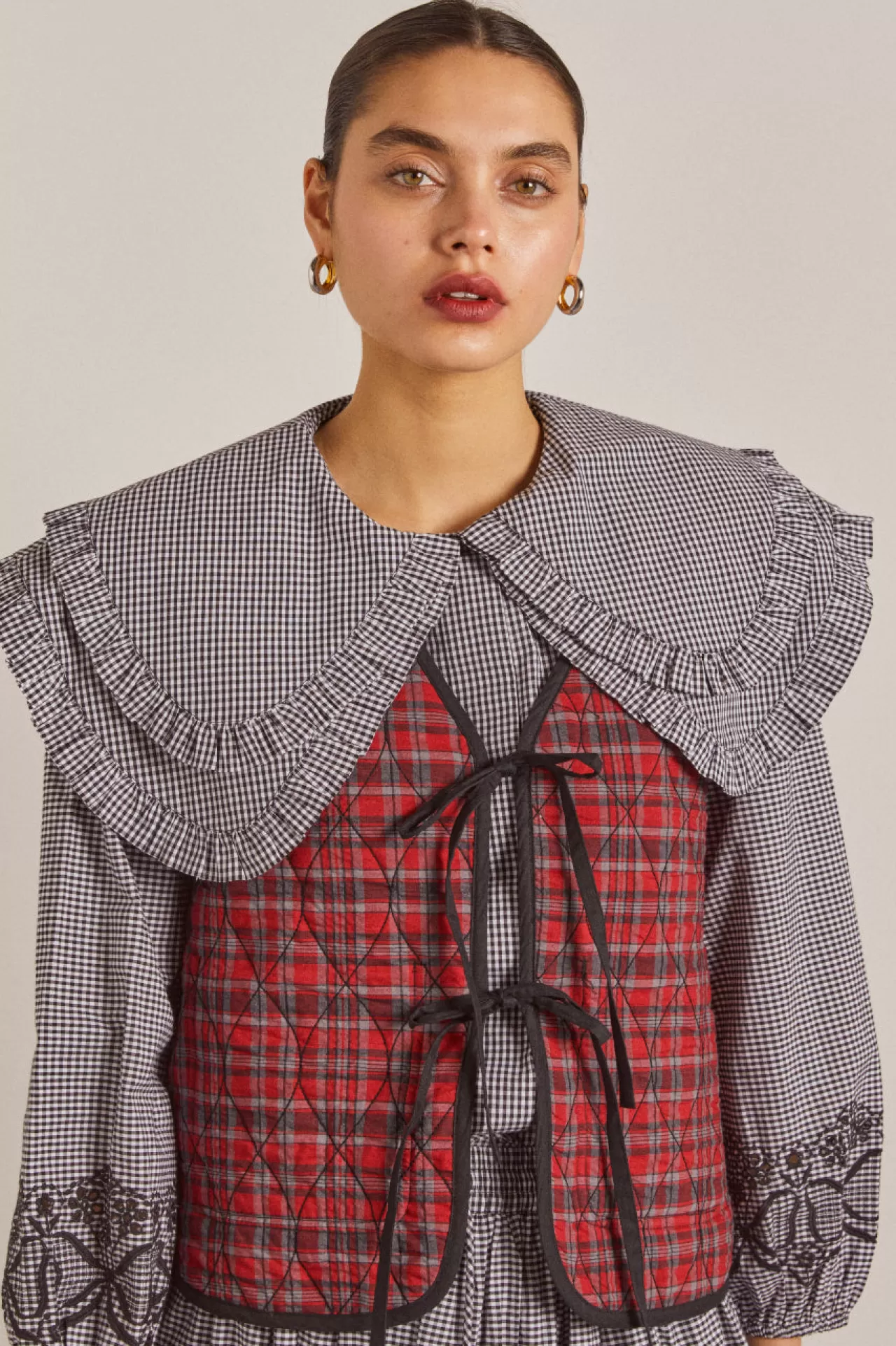 New Damson Madder arte reversible gilet - gingham black