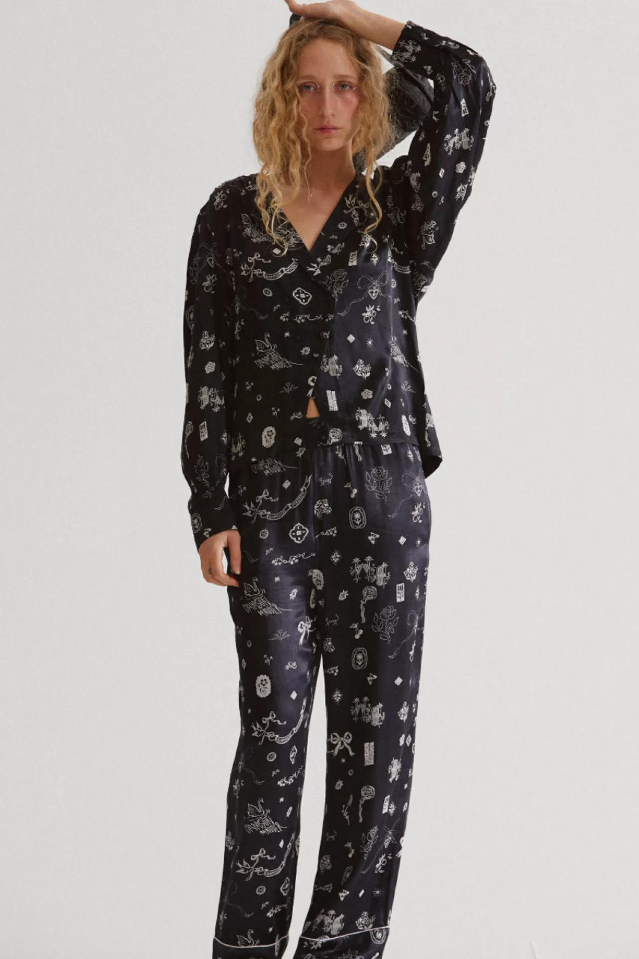 Hot Damson Madder joni pants symbol print -