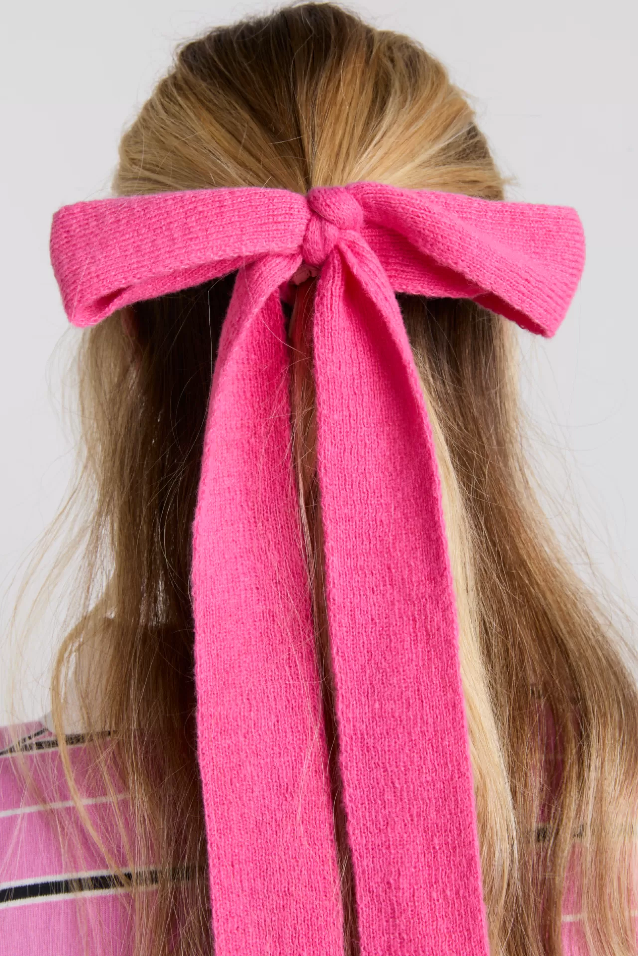 Store Damson Madder knitted hair bow in pink