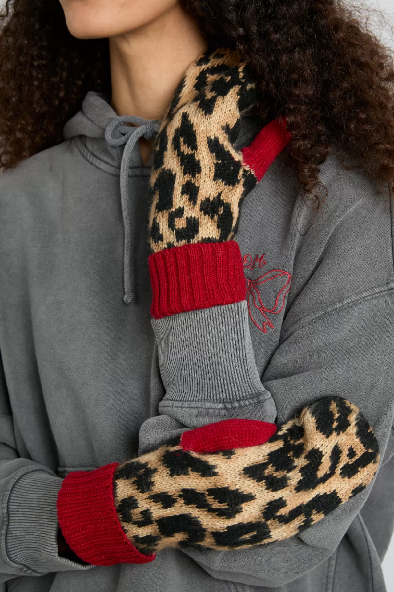 Sale Damson Madder leopard mittens in fluffy yarn multi