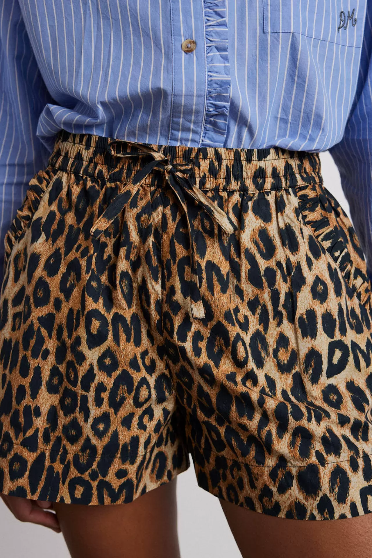 Sale Damson Madder pull on shorts leopard
