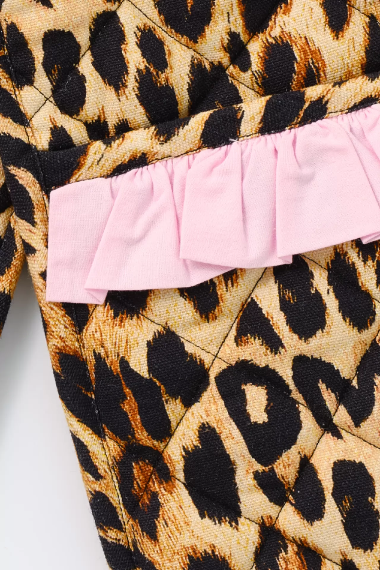 Fashion Damson Madder ruffle trim oven gloves - leopard