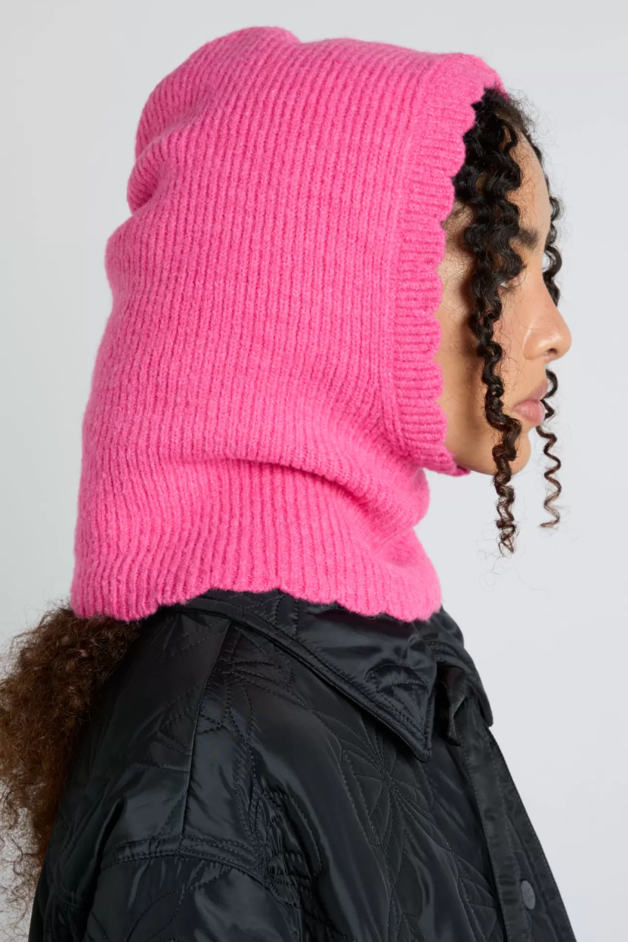 Best Damson Madder scalloped edge hood in pink