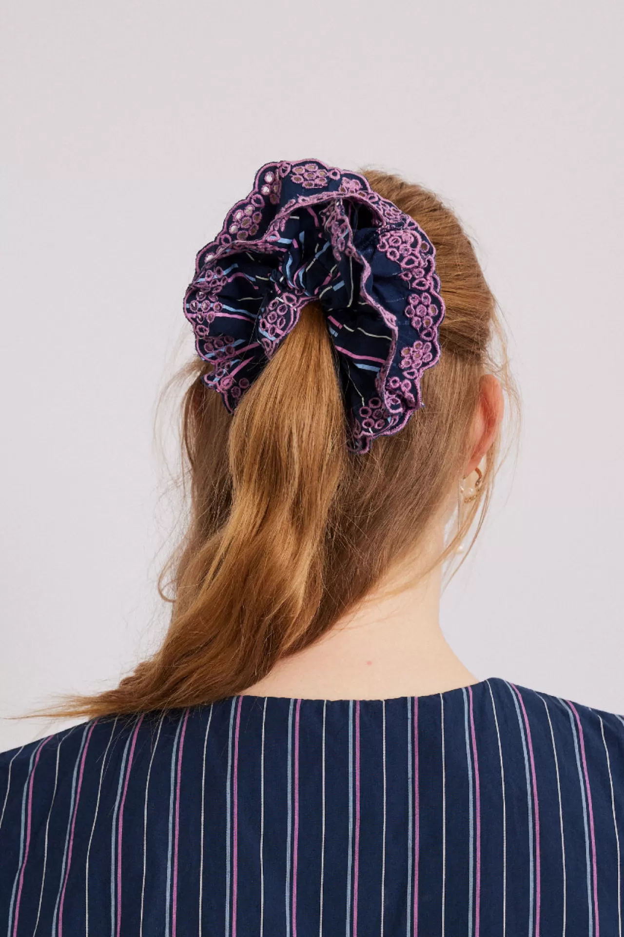 Store Damson Madder stripe scrunchie with broderie edge navystripe