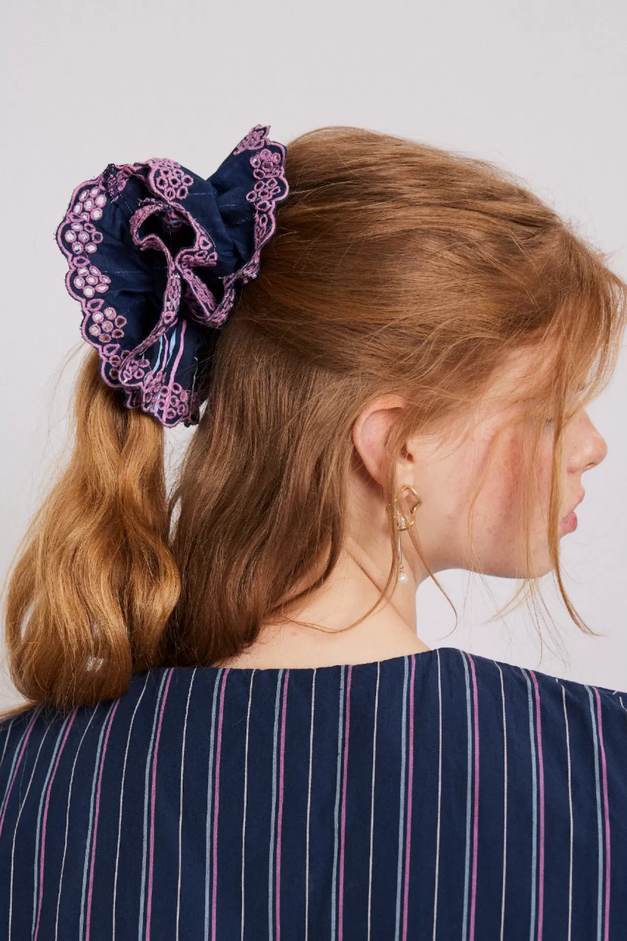 Store Damson Madder stripe scrunchie with broderie edge navystripe
