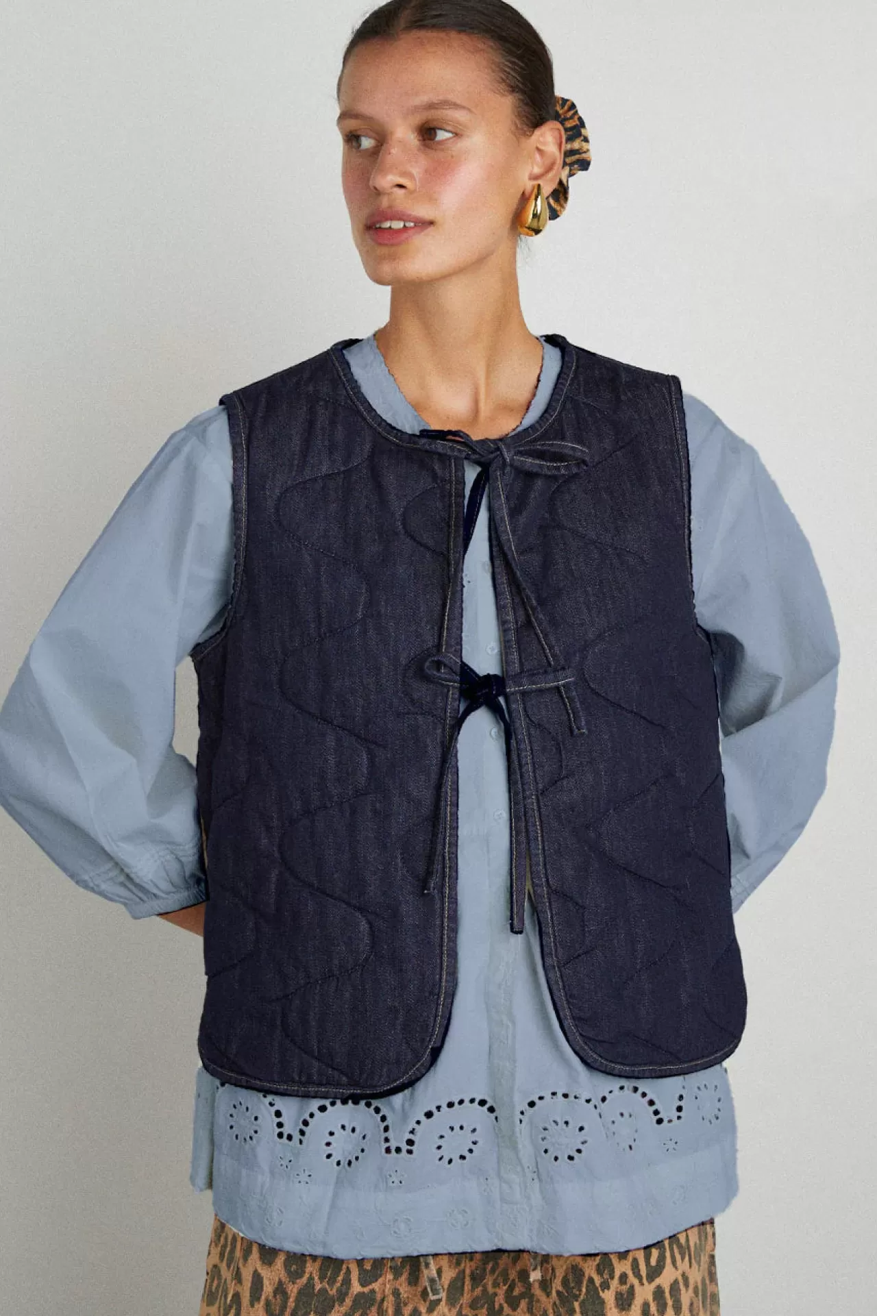 Online Damson Madder tilly gilet - indigo organic denim