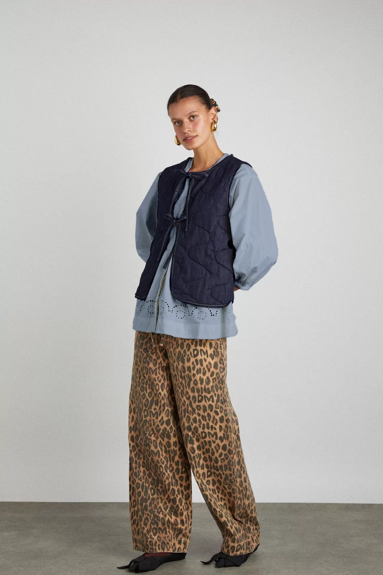 Online Damson Madder tilly gilet - indigo organic denim